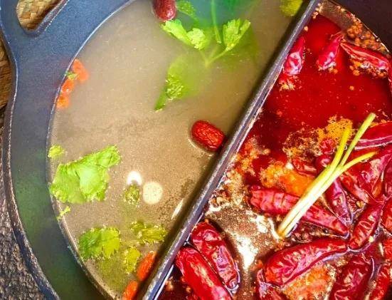 锅如何征服海外成为美食界的“国际巨星”？PG麻将胡了2模拟器舌尖上的外交：成都火(图5)