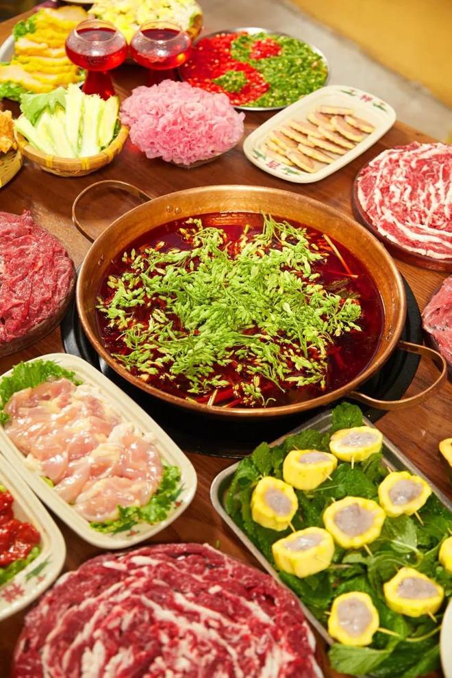 店云南酸菜牛肉火锅跑出黑马麻将胡了1年狂开200+(图4)